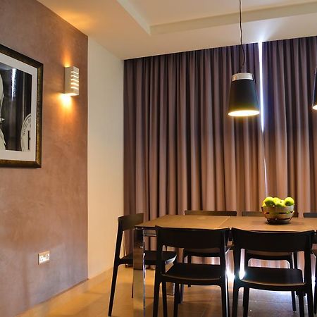 Hepburn Holiday Apartment บีร์เซบบูจา ภายนอก รูปภาพ