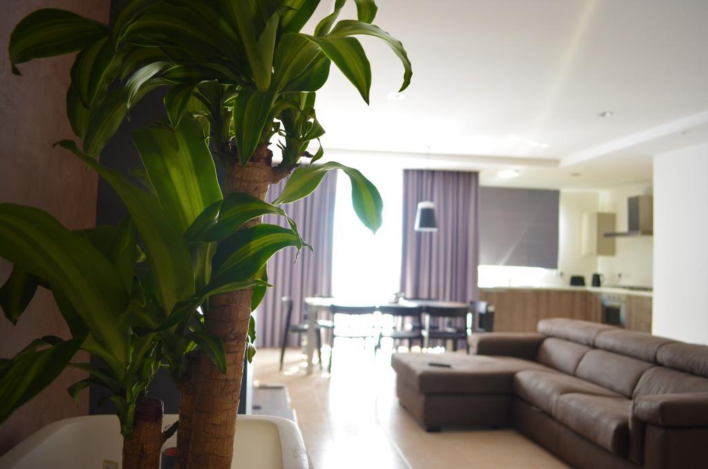 Hepburn Holiday Apartment บีร์เซบบูจา ภายนอก รูปภาพ